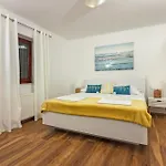 House Marinka Feriehus Žrnovnica