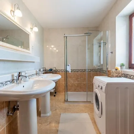 Holiday home House Marinka Zrnovnica