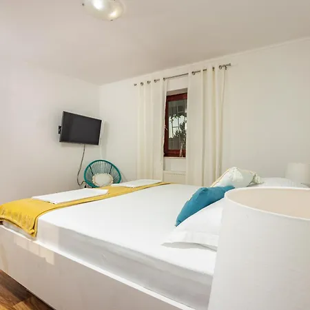 Holiday home House Marinka Zrnovnica